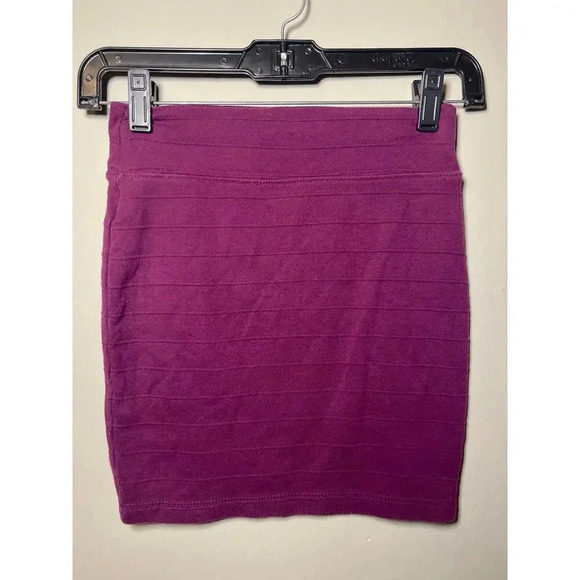 Forever 21 Purple Bodycon Mini Skirt Women's Size Small - Picture 2 of 4